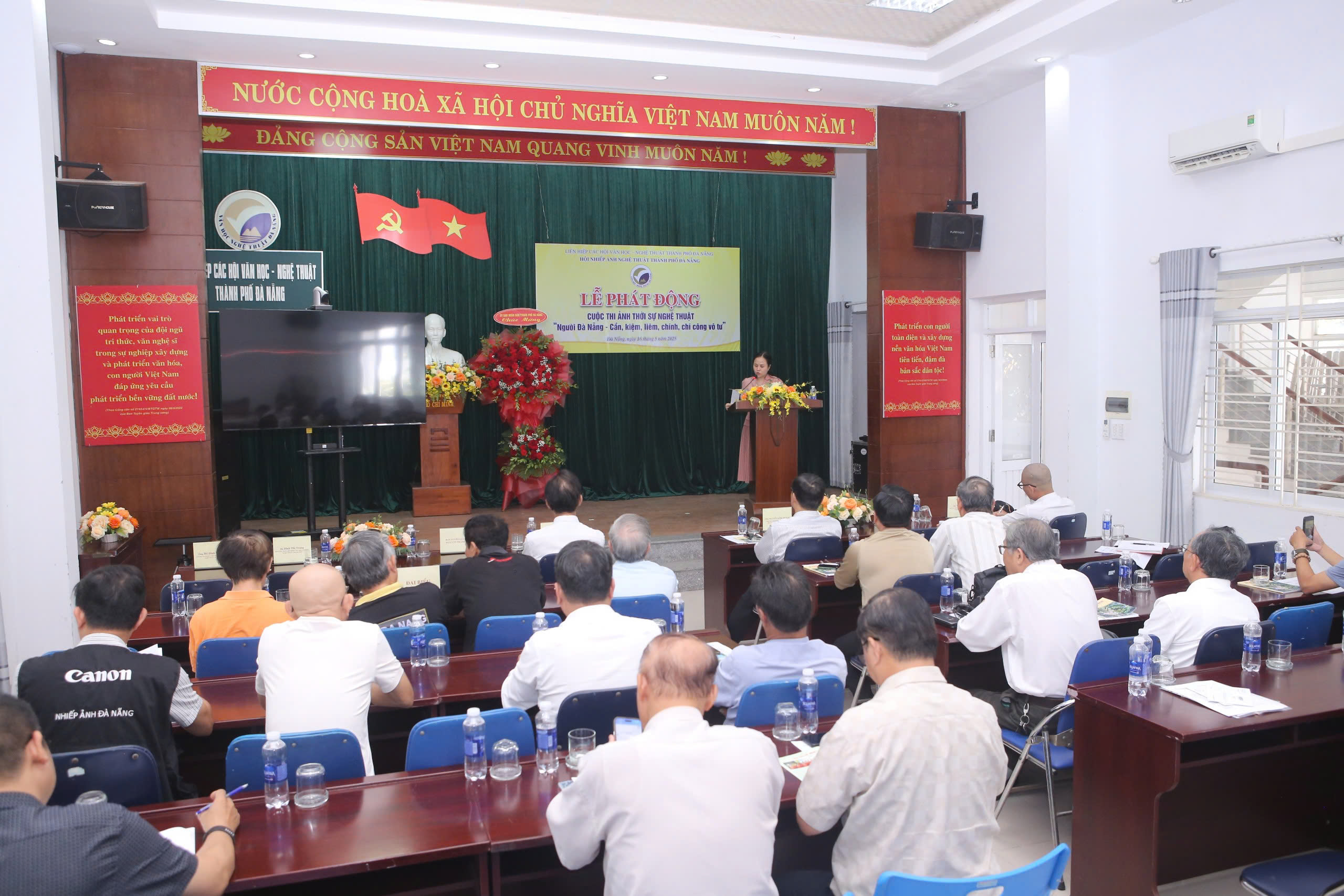 Phát động cuộc thi ảnh "Người Đà Nẵng - cần, kiệm, liêm, chính, chí công vô tư" năm 2025