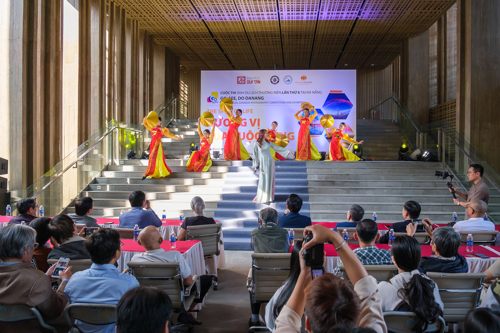 Ngắm nhìn nhịp thở đời thường của Đà Nẵng qua Triển lãm ảnh “Go See Do Danang 2025”